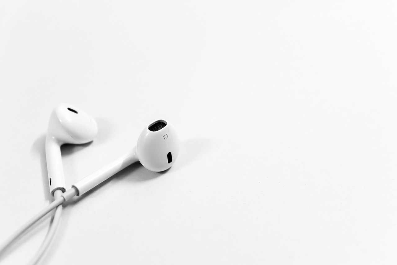 Review of Beats PowerBeats Pro 2 Wireless Earbuds with Heart Rate Monitoring