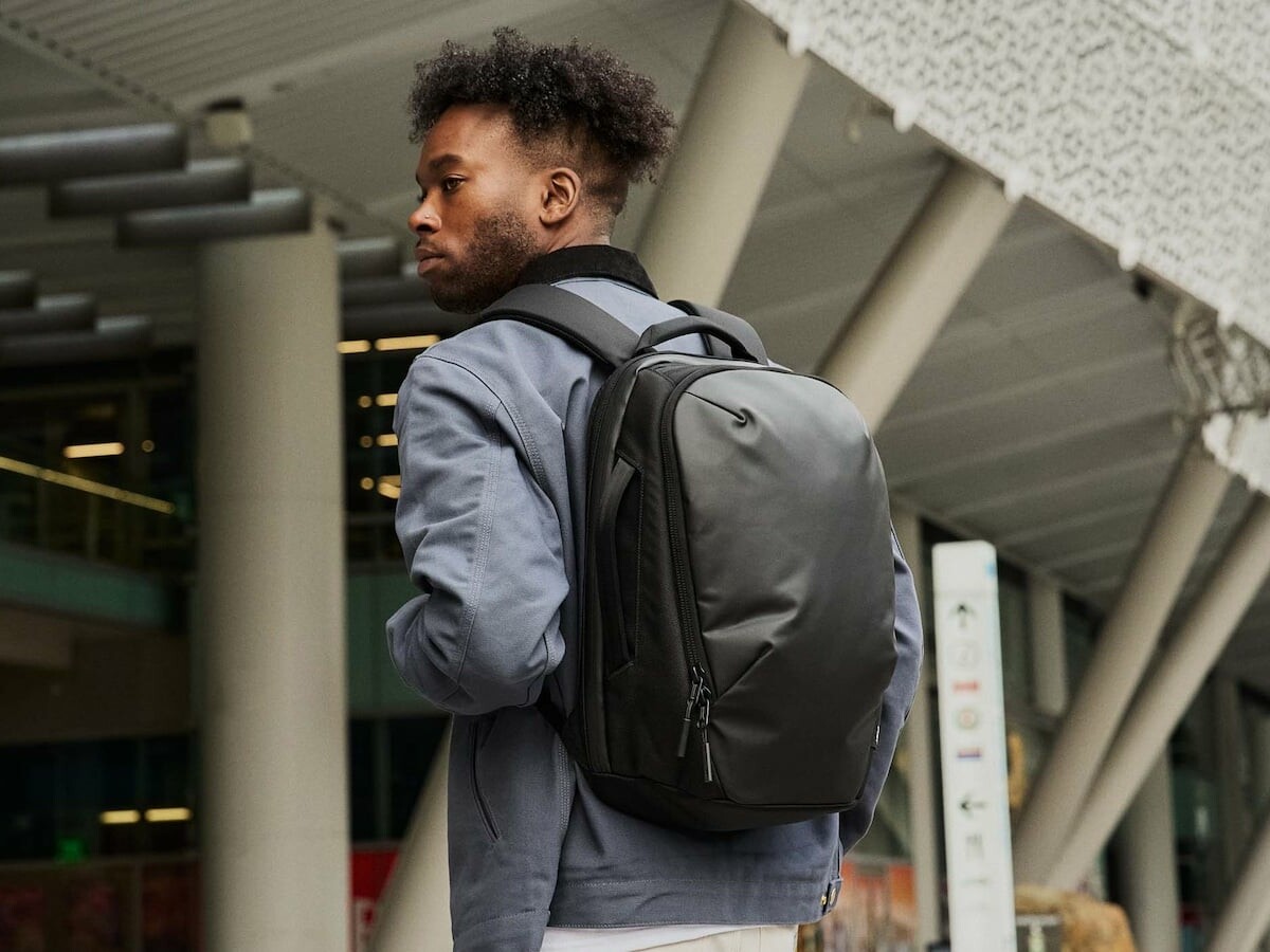 These minimalist work bags are ideal for on-the-go professionals